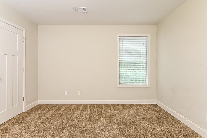 Building Photo - 1024 Allegiance Dr