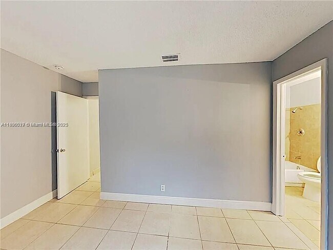 Building Photo - 1001 SW 80th Ave