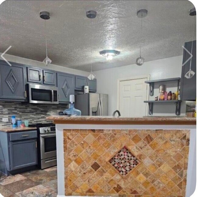 Building Photo - 6011 Balbo St