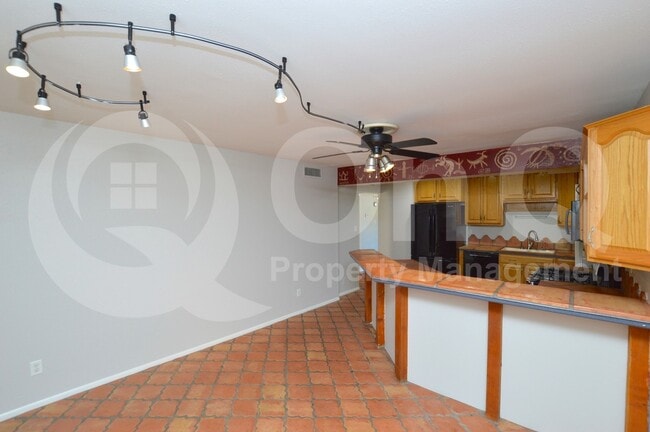 Building Photo - 1623 E Palmcroft Dr