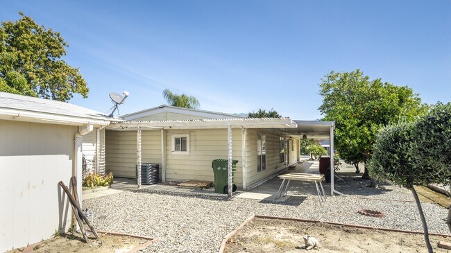 Building Photo - 25361 De Waide Ave