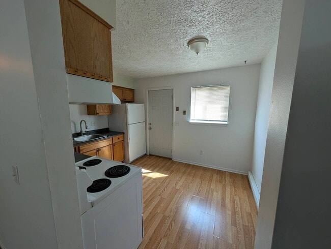 Building Photo - 719 Peachtree Pl