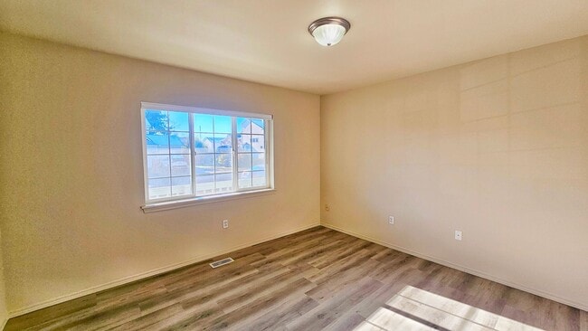 Building Photo - Beautiful 5 bed 2.5 Bath Home in Renton Highlands