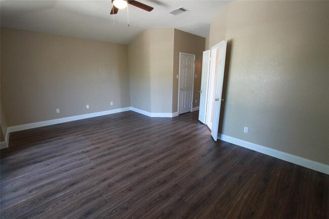 Building Photo - 3309 Kissman Dr