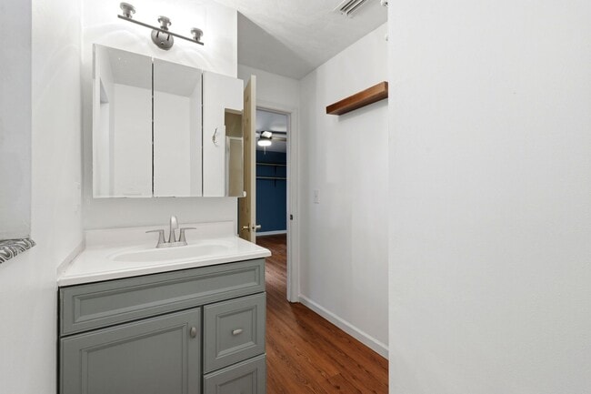 Building Photo - 4731 NW 39th St
