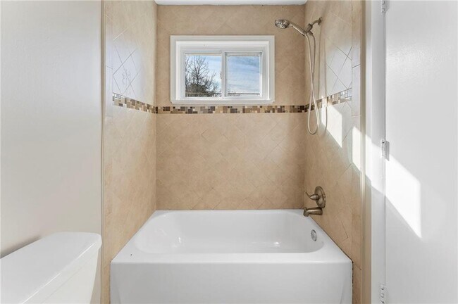 Building Photo - 320 Crossville Ct