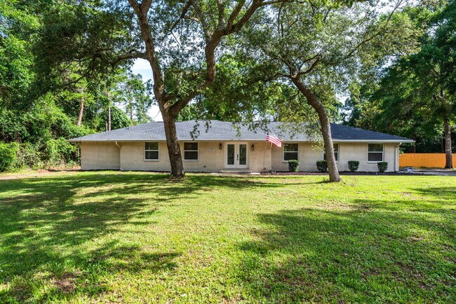 Building Photo - "Renovated 4-Bedroom in Rocky Bayou Estates!"
