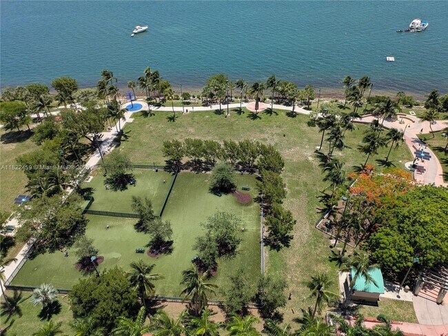Building Photo - 1800 N Bayshore Dr