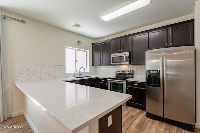 Building Photo - 1061 S Hawk Ln