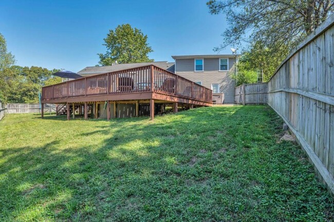 Building Photo - 709 Sandburg Pl