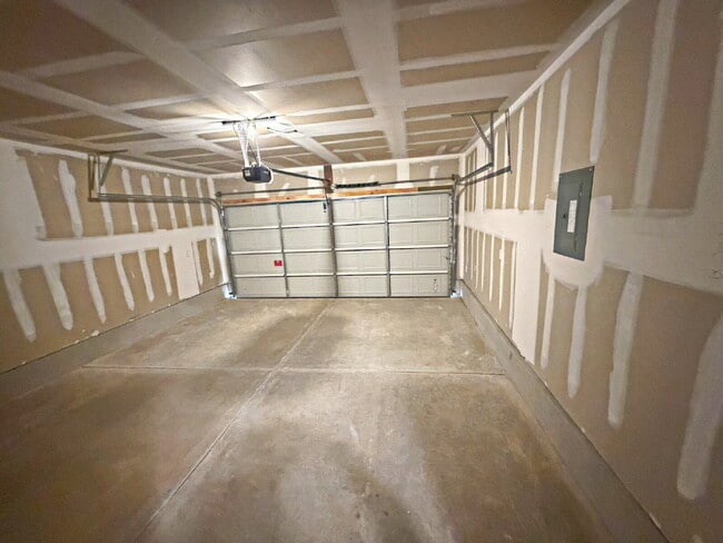 Building Photo - 5017 Pitch