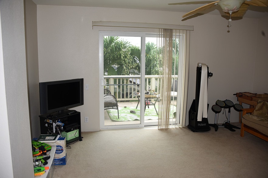 Loft opens onto lanai - 91-201 Ho'Oka'Ahea Pl