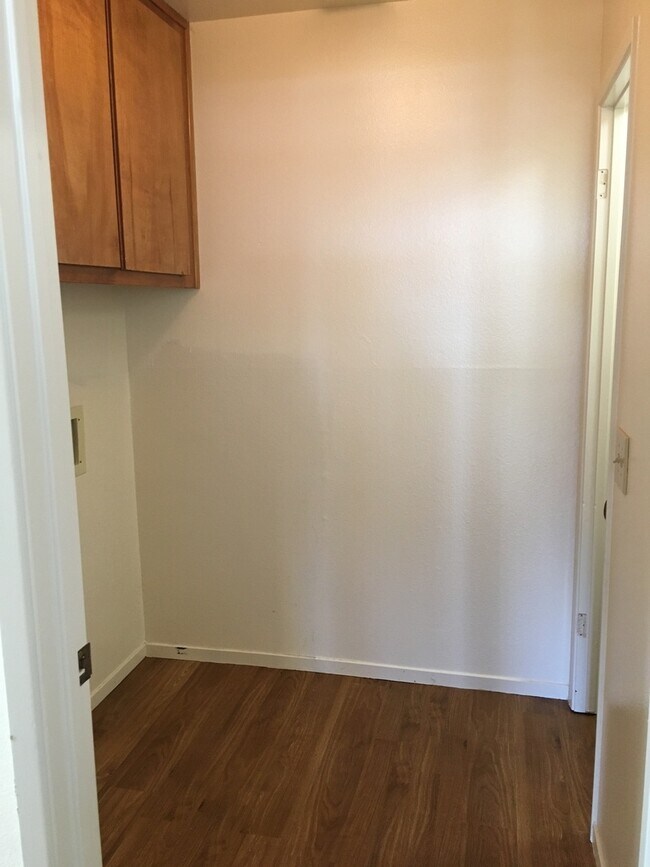 Building Photo - 1961 Moss Beach Ct