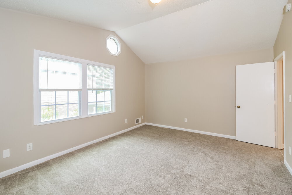 Building Photo - 2112 Golfview Dr SE