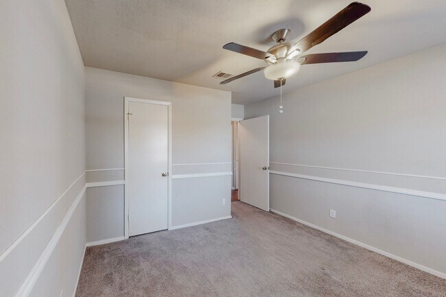Building Photo - Available June 1st! 3 Bedroom 2 Bath East ...