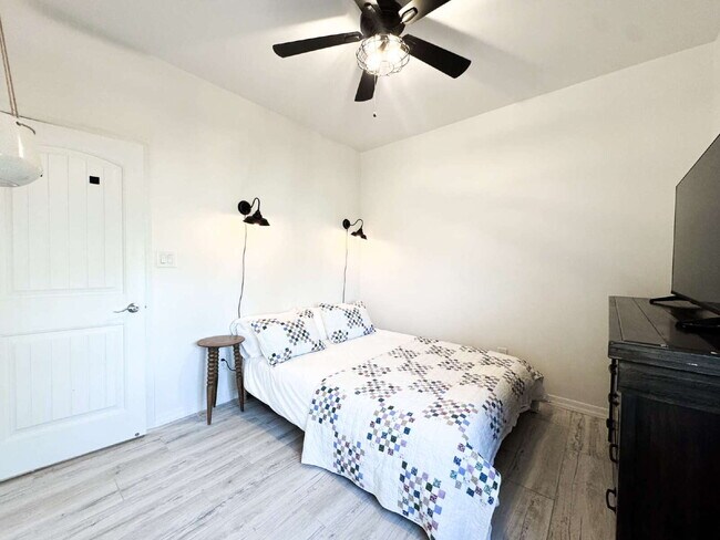 Building Photo - "Spacious 4-Bedroom, 2-Bathroom home in Prime Yuma!"