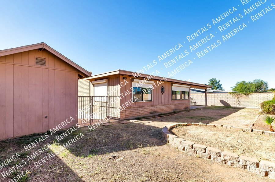Building Photo - 4165 E Frankfort Stravenue
