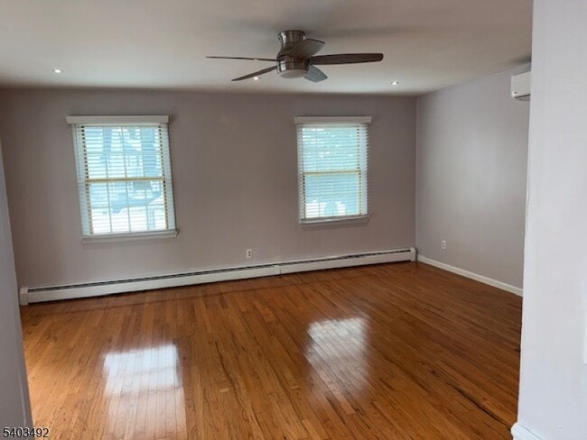 Building Photo - 134 Oak St