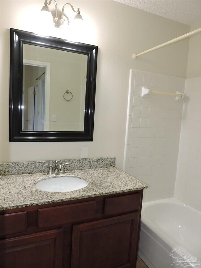 Building Photo - 3510 Parkwood Ave