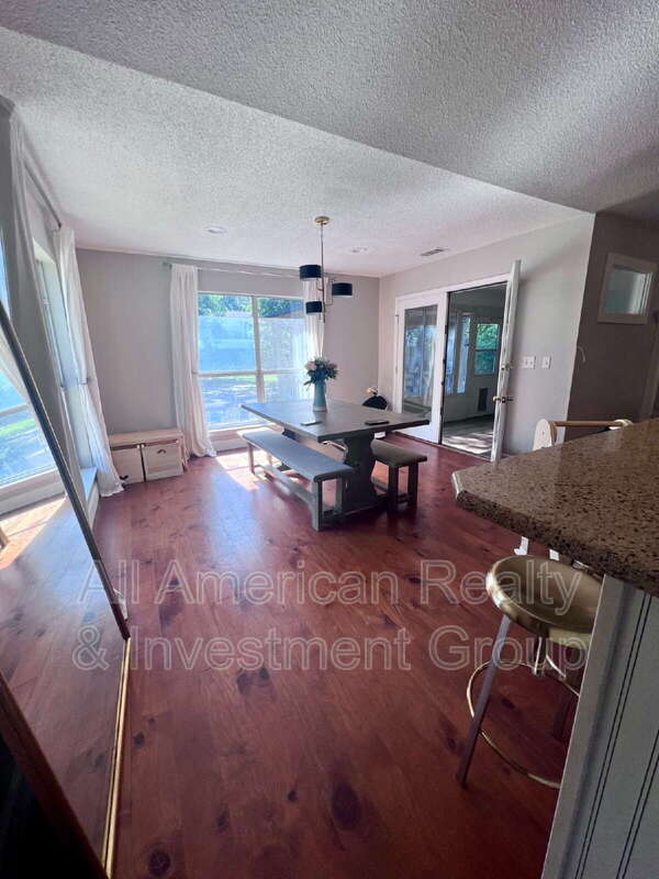 Building Photo - 101 Hands Cove Ln