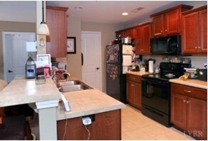 Building Photo - 102 Capstone Dr