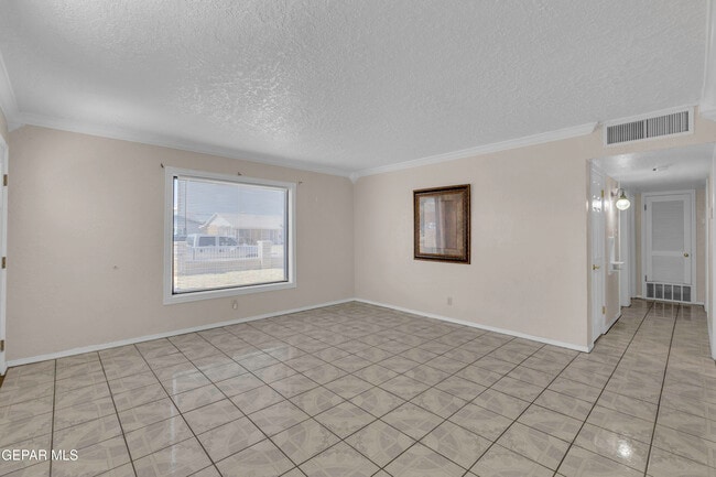 Building Photo - 252 Trinity Pl