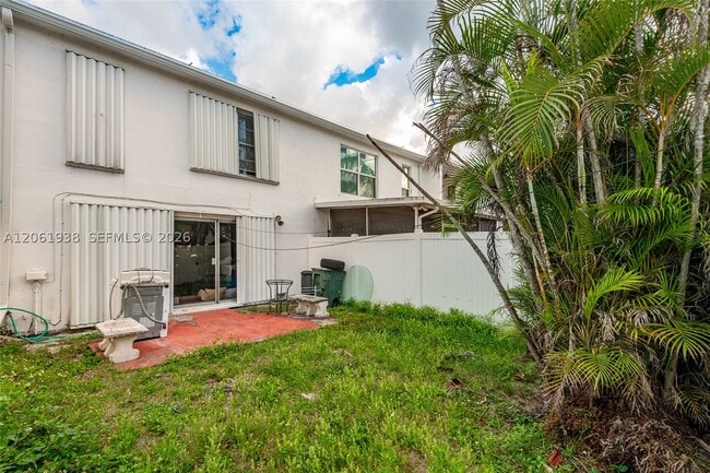 Building Photo - 6768 SW 39th St