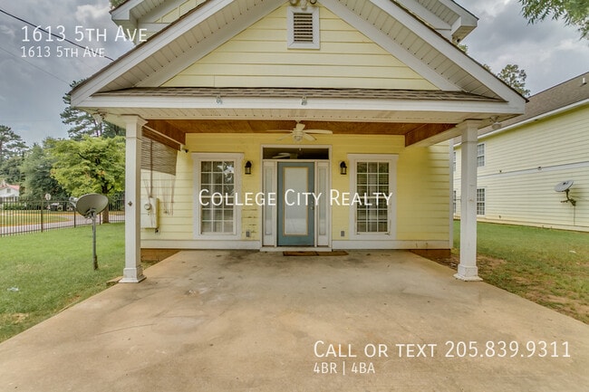 Building Photo - 1613 5th Ave