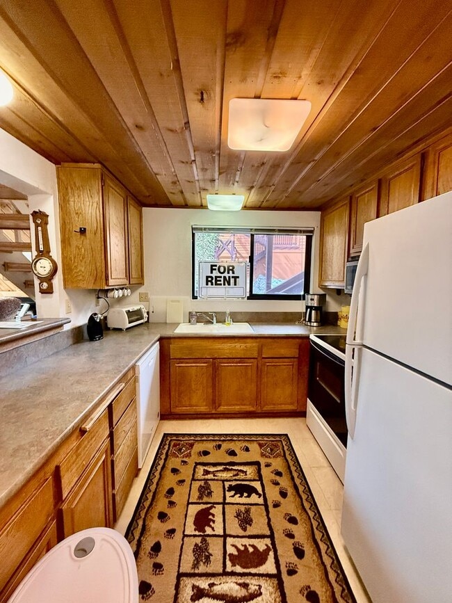 Building Photo - Fully Furnished 2BD/2BA Mountain Townhome | Cozy Pellet Stove | Parking Included