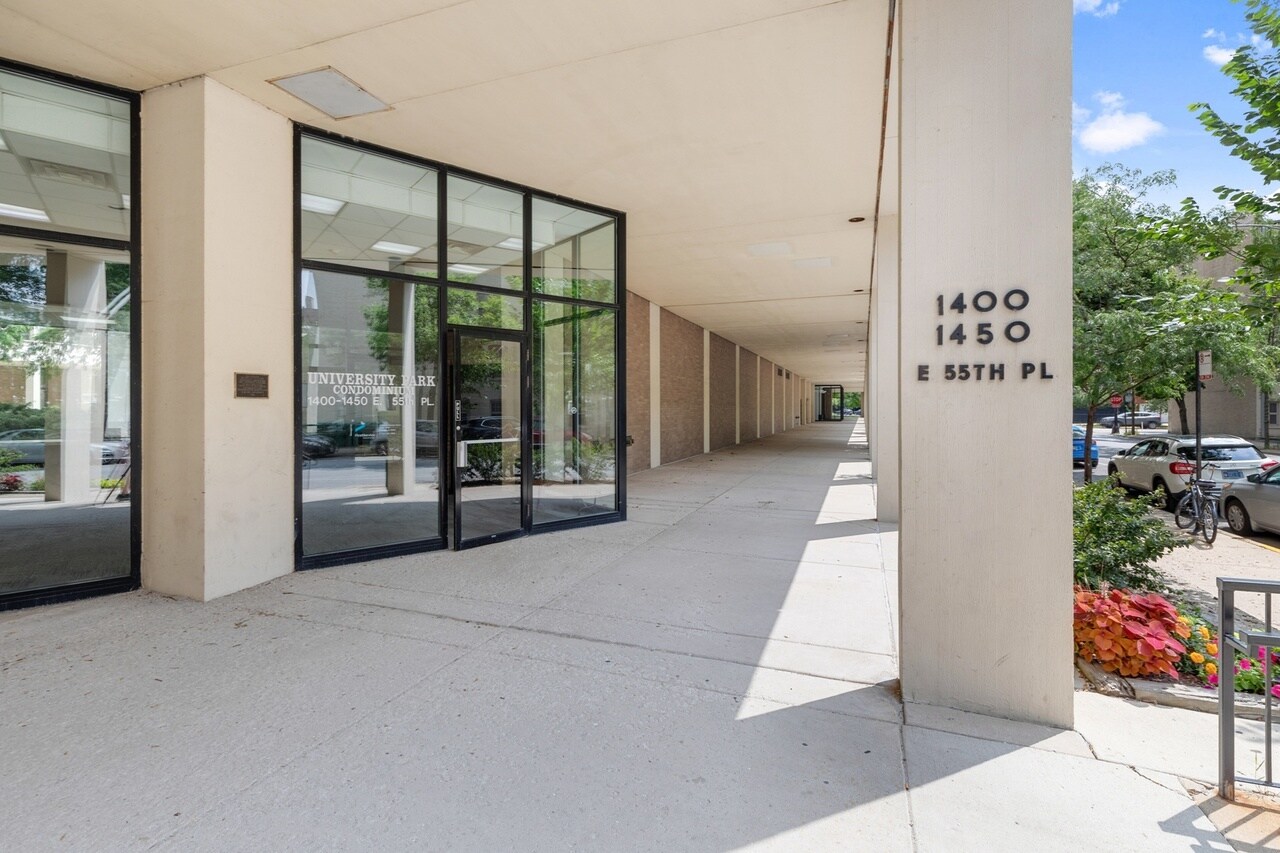Building Photo - 1400 E 55th Pl