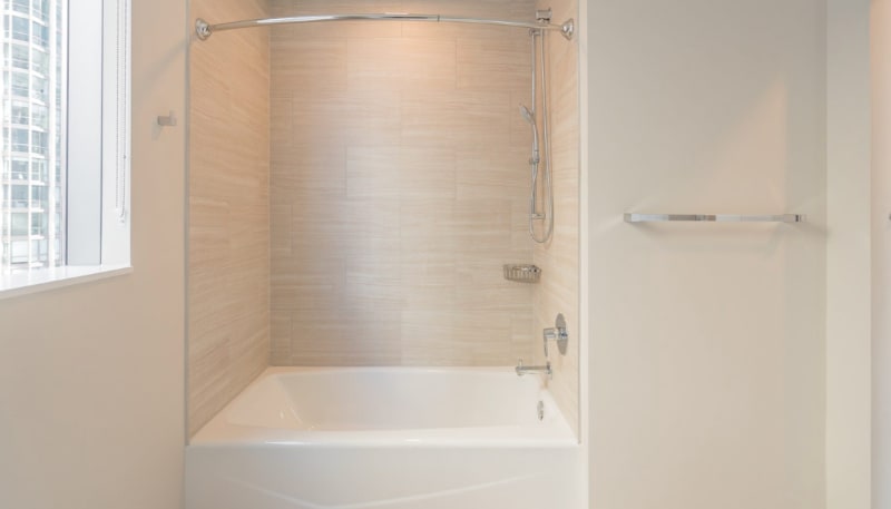 Building Photo - 711 N State St