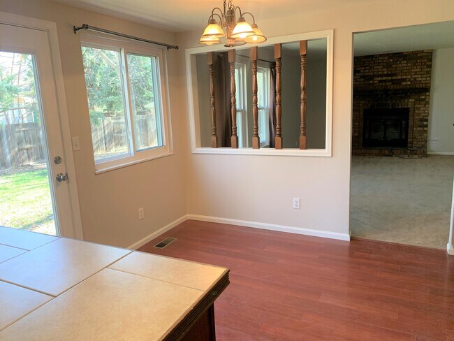Building Photo - 3201 Wedgewood Ct