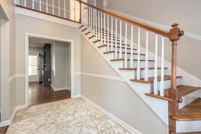 Building Photo - 1539 Brookside Dr