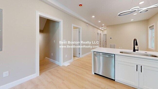 Building Photo - 231 Highland Ave
