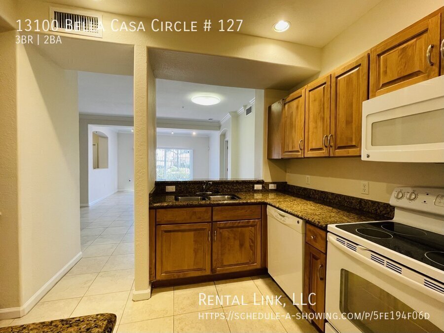 Building Photo - 13100 Bella Casa Cir