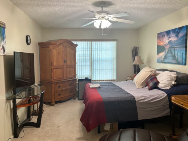 Building Photo - 9900 Pineapple Tree Dr