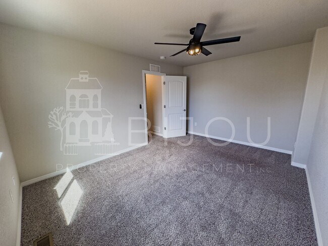 Building Photo - 10881 Aliso Dr