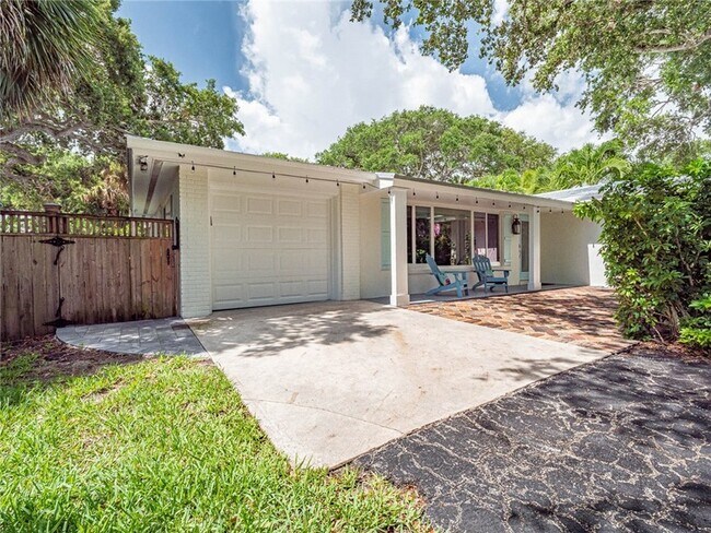 Building Photo - 912 Jasmine Ln