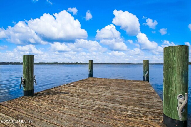 Building Photo - 1842 Paradise Moorings Blvd