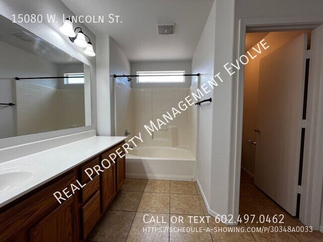 Building Photo - Goodyear Home With Lots of Amenities!!