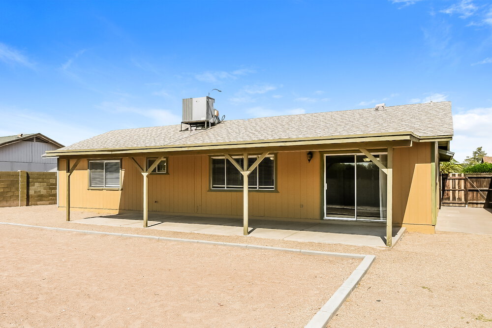 Building Photo - 664 S Robin Ln