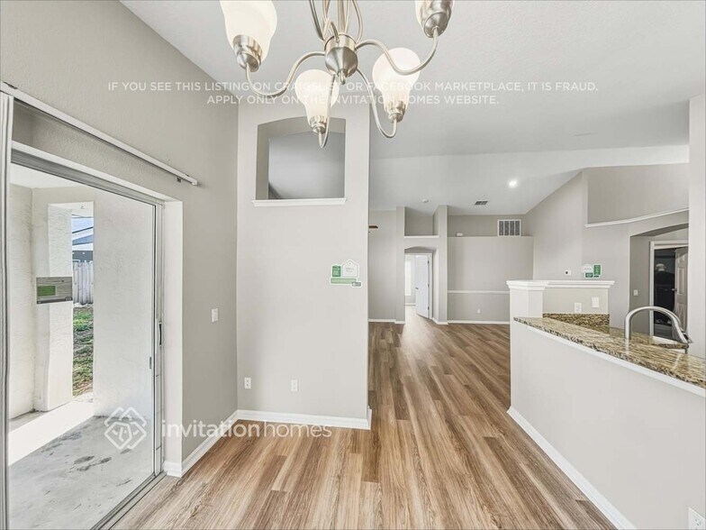 Building Photo - 2515 Clareside Dr