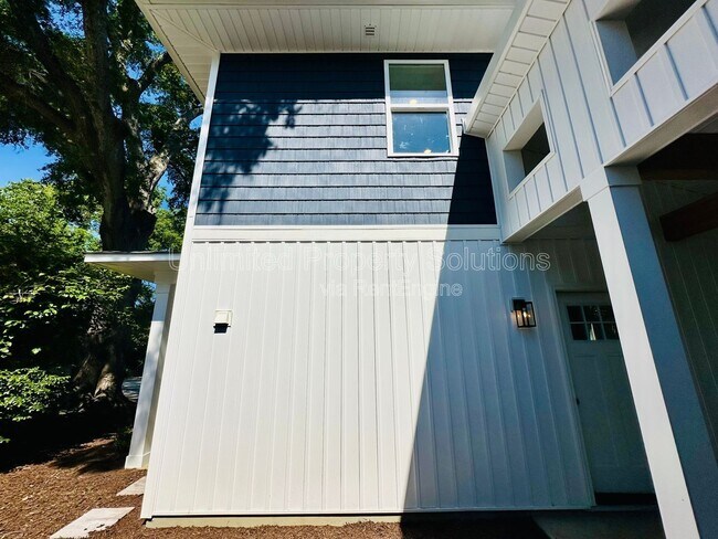 Building Photo - 312 Wood Dale Dr