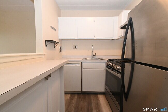 Building Photo - 27 Northill St