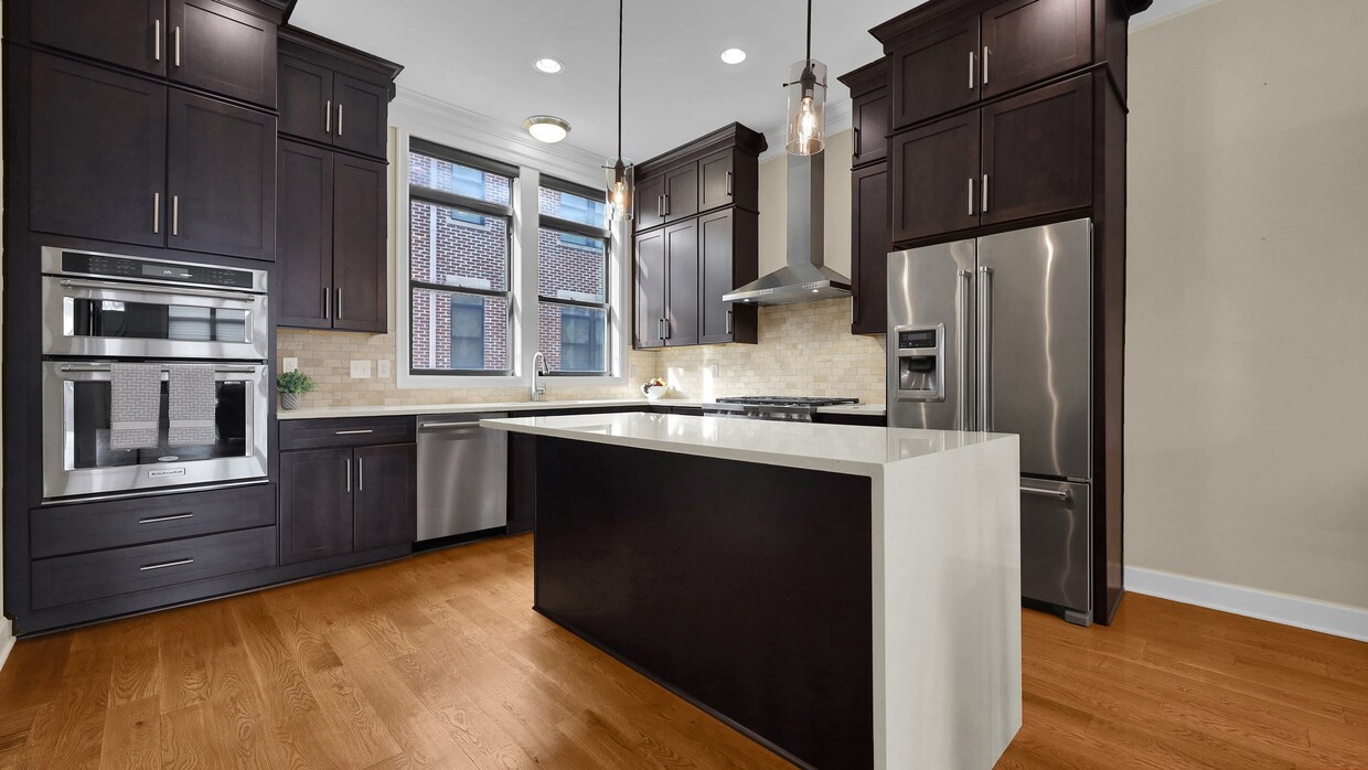 Building Photo - 1061 Harrison Park Pl