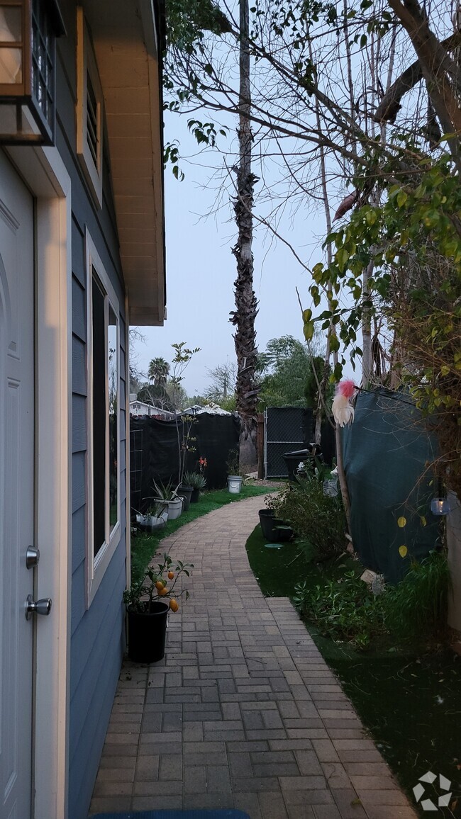 Building Photo - 7415 Beckford Ave