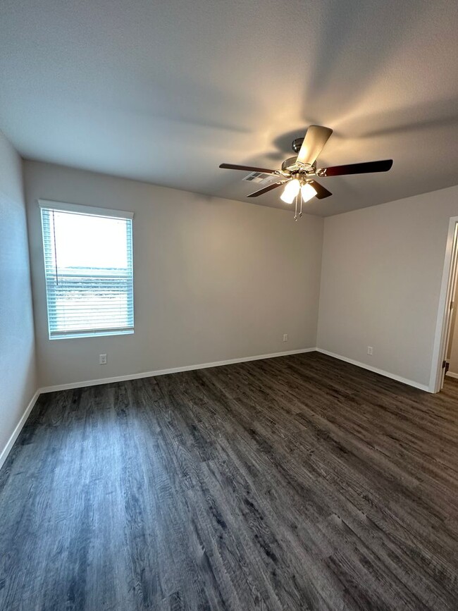 Building Photo - *Pre-leasing* Three Bedroom | Two Bath Hom...