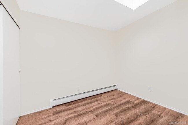 Building Photo - 162 Ellery St