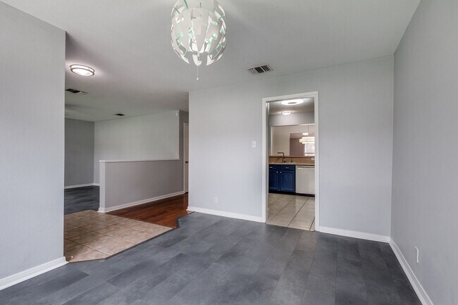 Building Photo - 3522 Eagle Creek