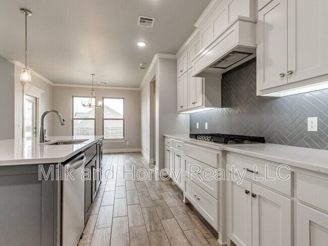 Building Photo - 14525 Rochefort Ln
